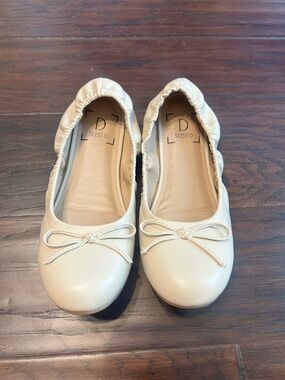 Women’s Flat Ballet Style Shoes - Size 7-7.5